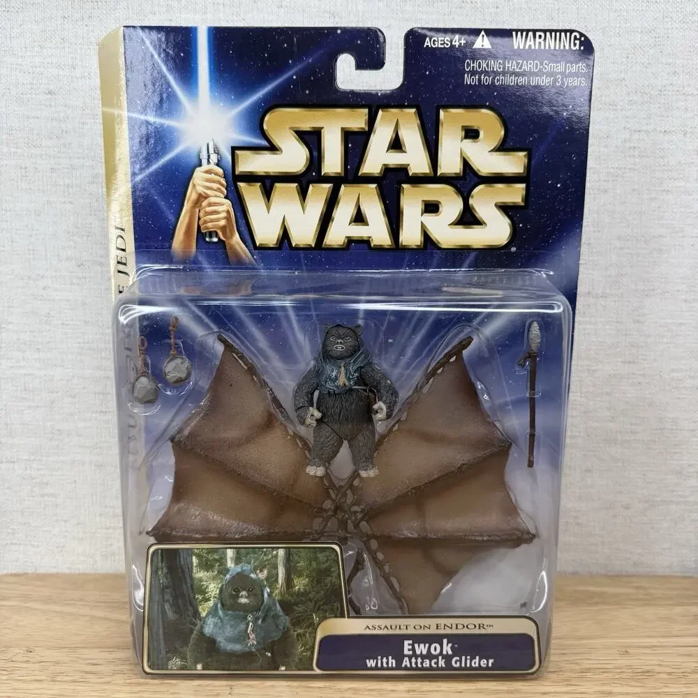 2004 STAR WARS Return of the Jedi Saga EWOK with Attack Glider Assault On Endor